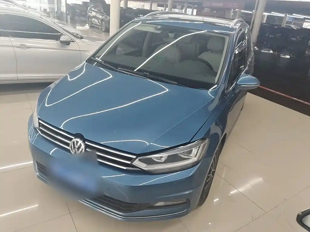 Volkswagen Touran — миниатюра 2