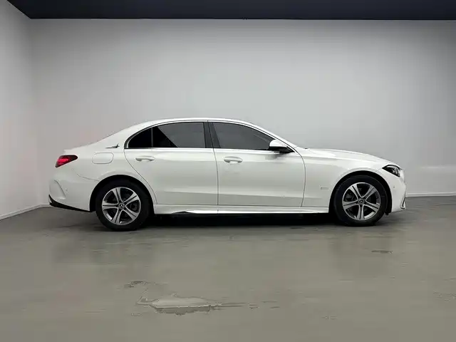 Mercedes-Benz C-Class — миниатюра 5