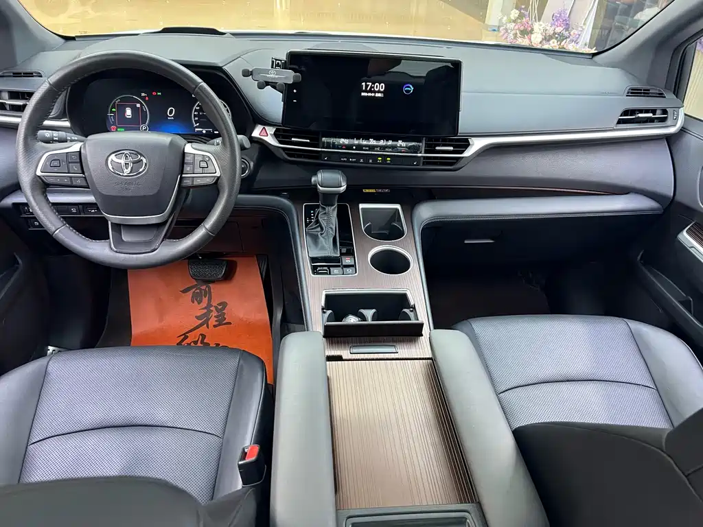 Toyota Granvia — миниатюра 20