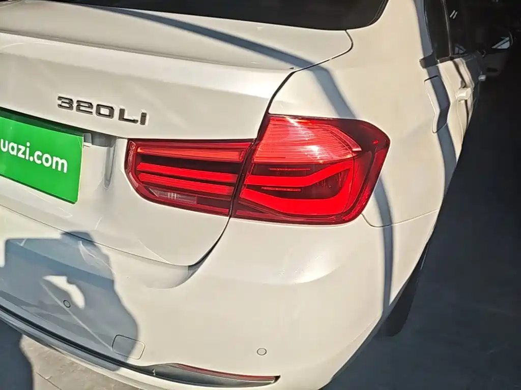 BMW 3 Series — миниатюра 8