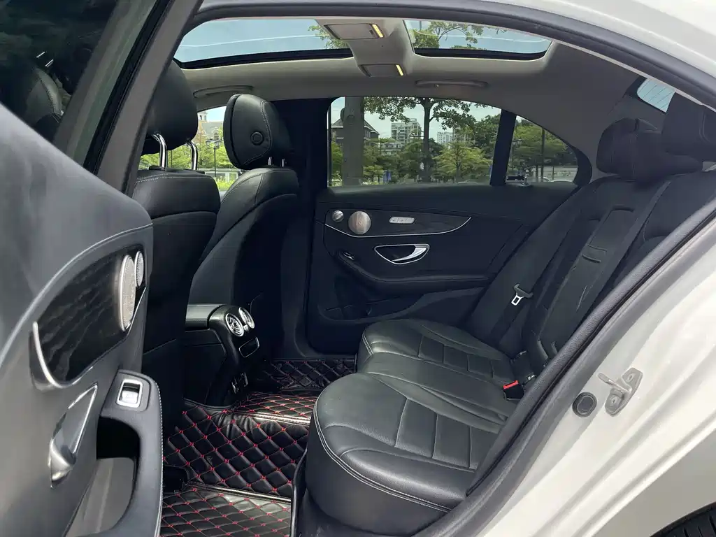 Mercedes-Benz C-Class — миниатюра 8
