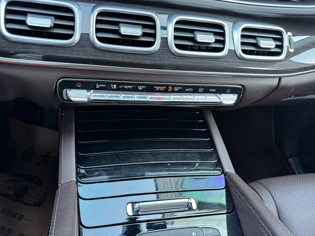 Mercedes-Benz GLE (Import) — миниатюра 38
