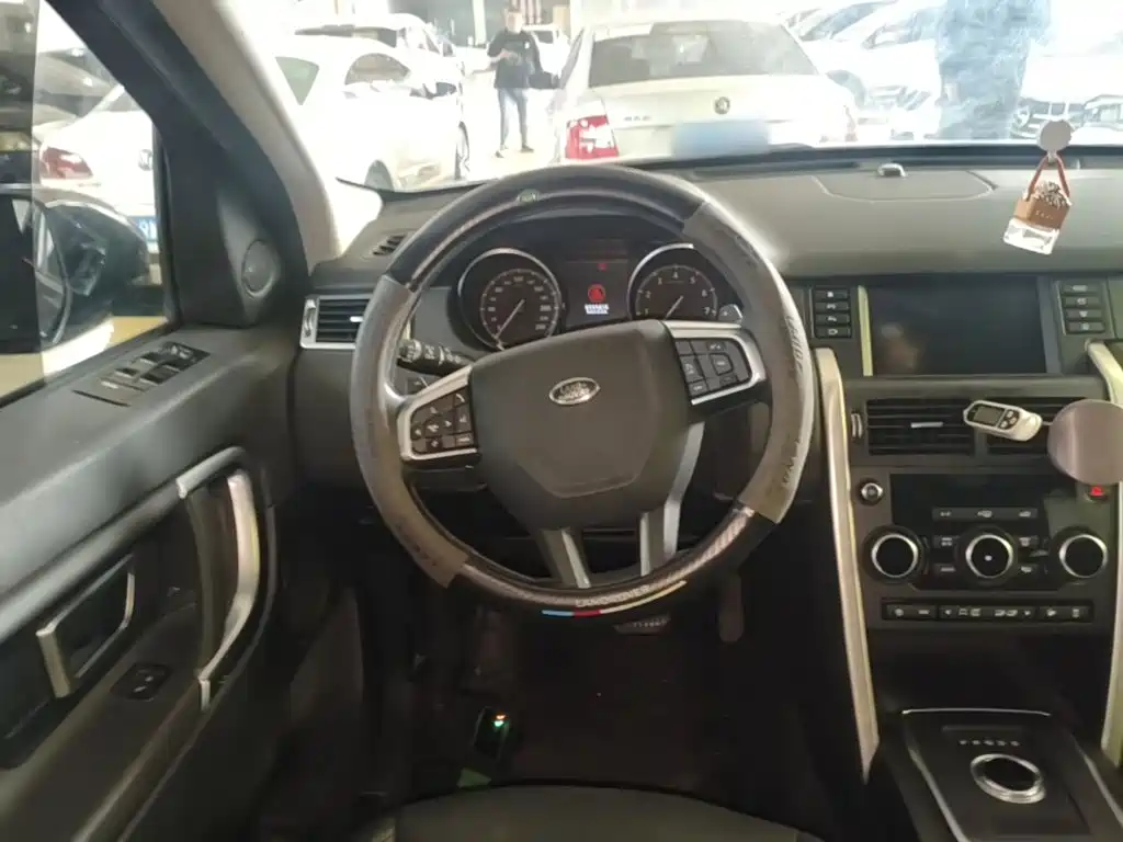 Land Rover Discovery Sport — миниатюра 11