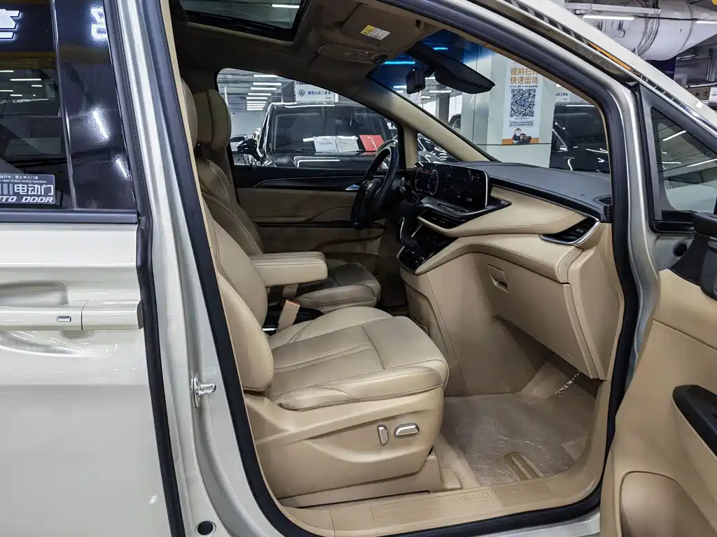 Buick GL8 — миниатюра 10