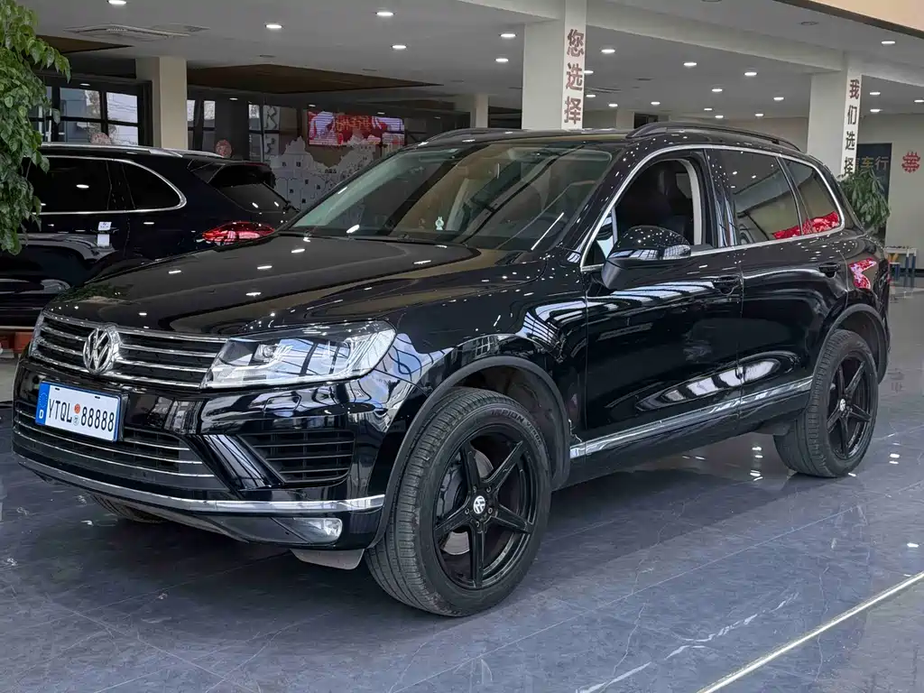 VOLKSWAGEN TOUAREG