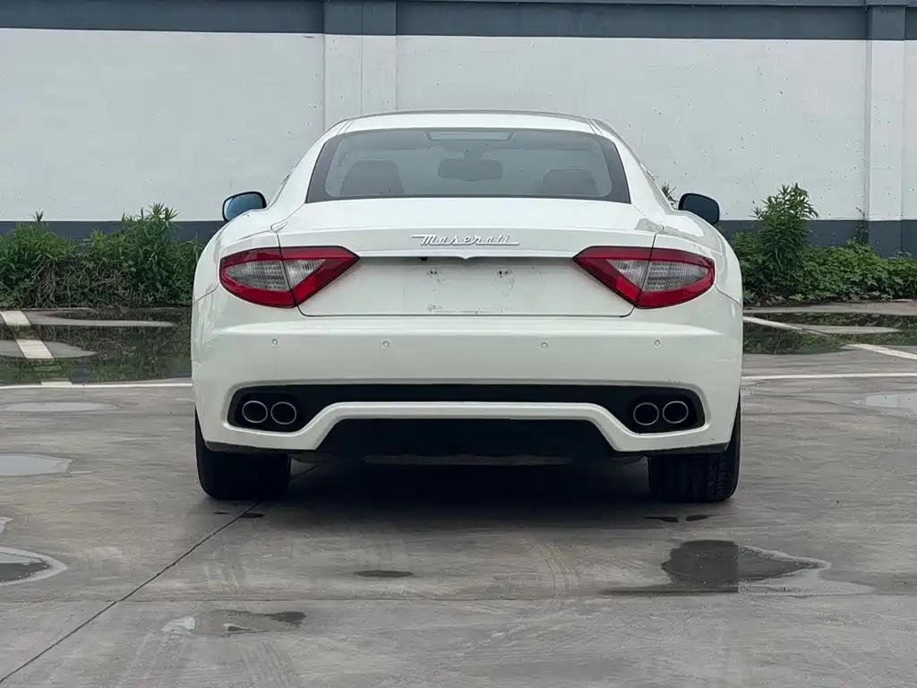 Maserati GranTurismo — миниатюра 12