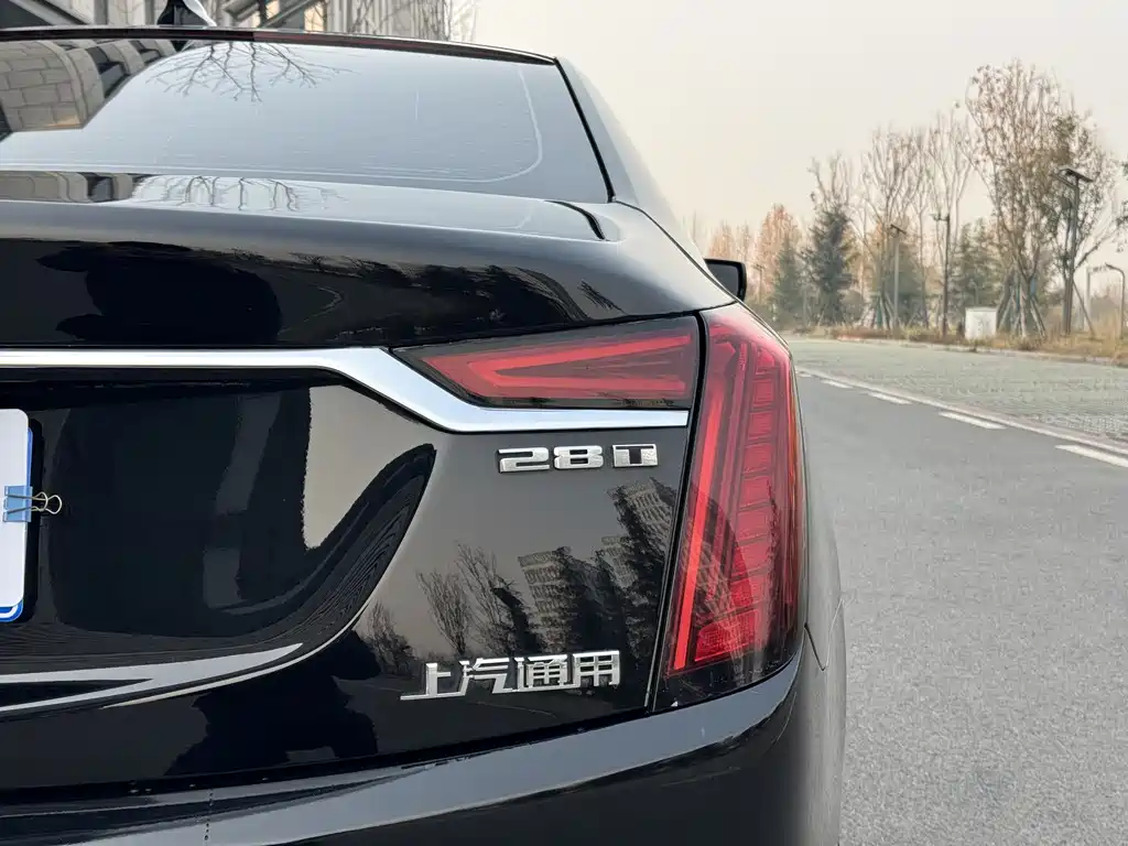 CADILLAC CT6