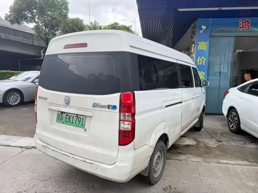 Jinbei Hiace EV — миниатюра 4