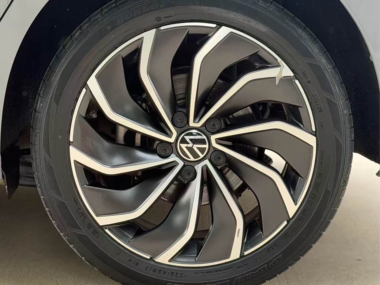 Volkswagen Golf 1.4 л 2021 г. Серебристо-серый, пробег 43000 км
