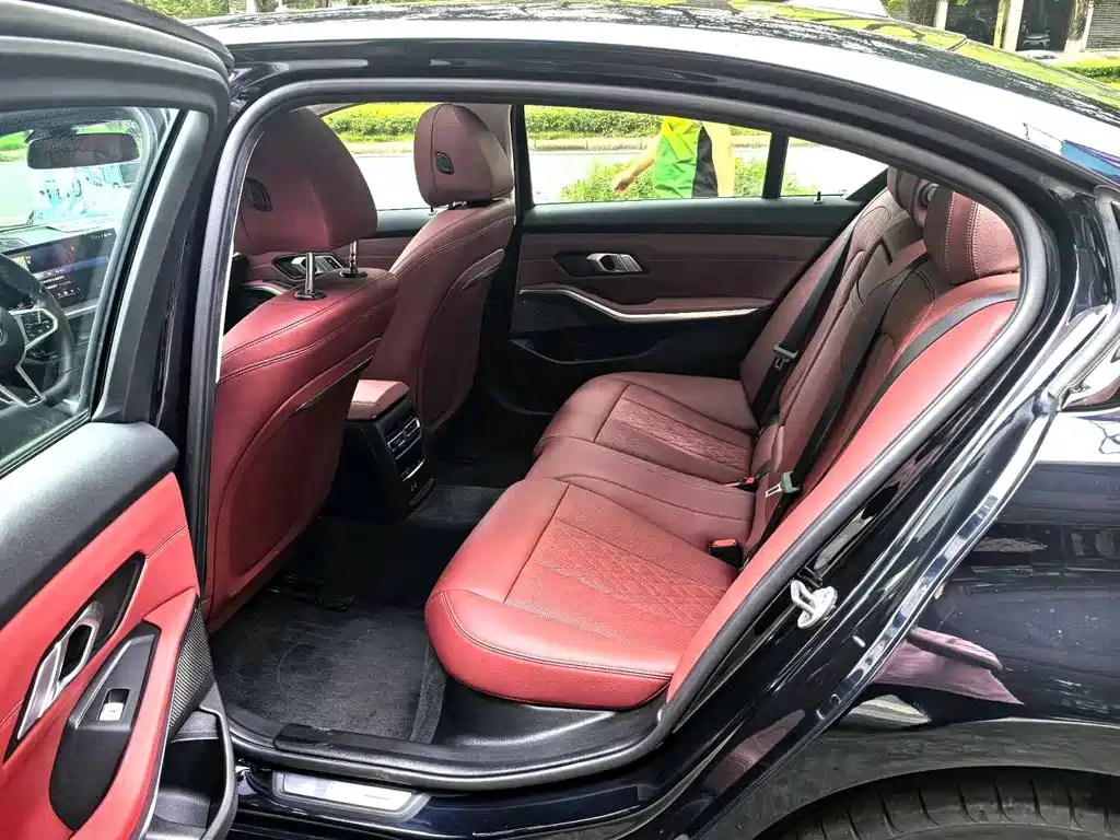 BMW i3 2025 eDrive 40 L