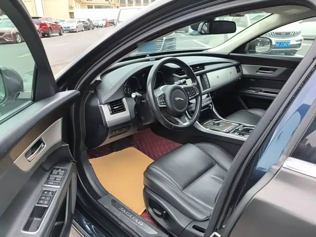 Jaguar XFL — миниатюра 16