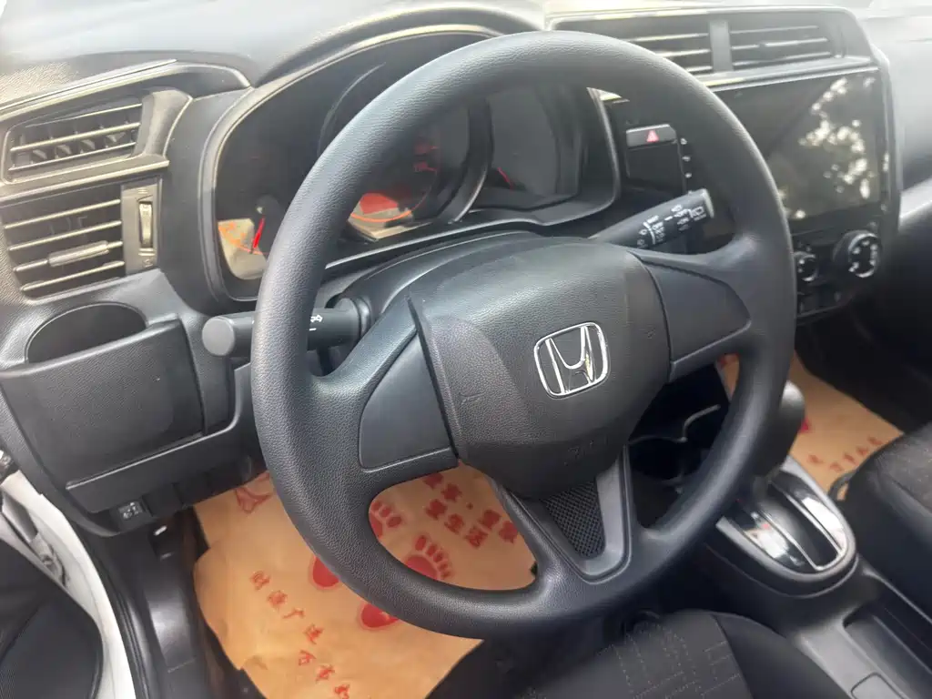 Honda Fit — миниатюра 6