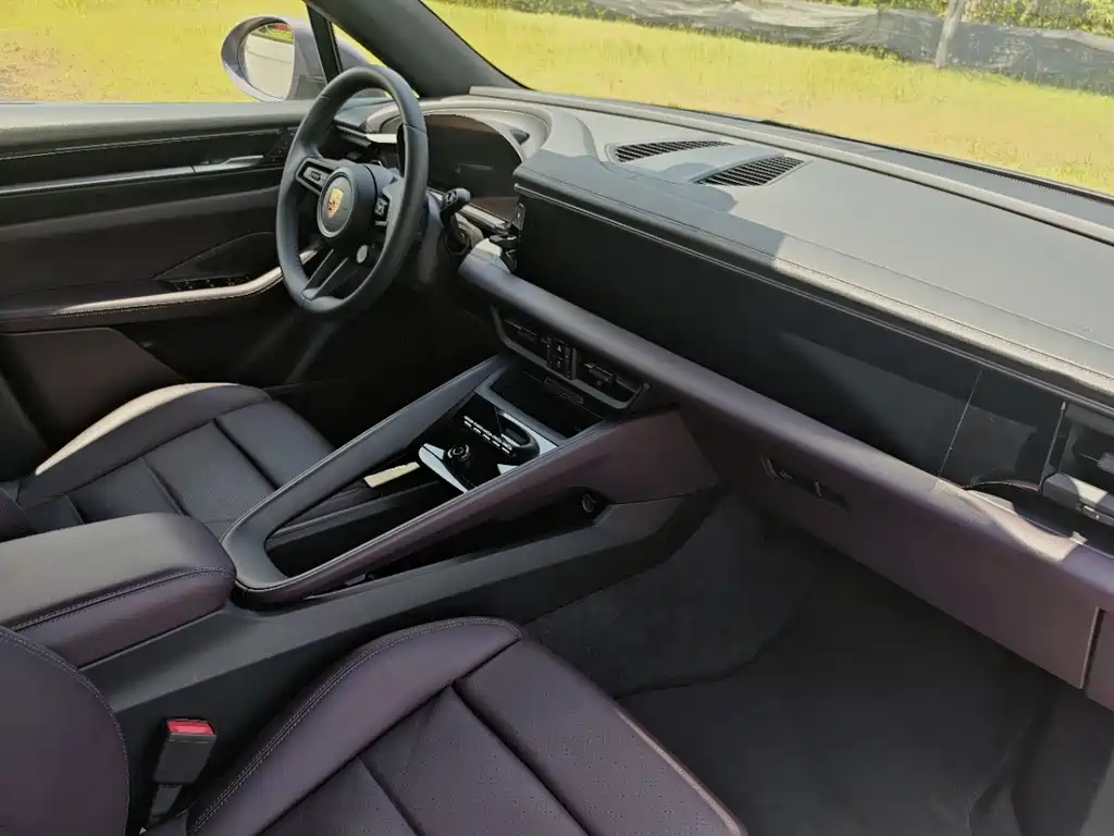 Porsche Macan EV — миниатюра 11