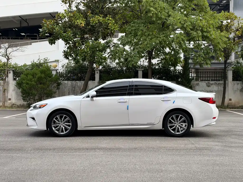 Lexus ES — миниатюра 4