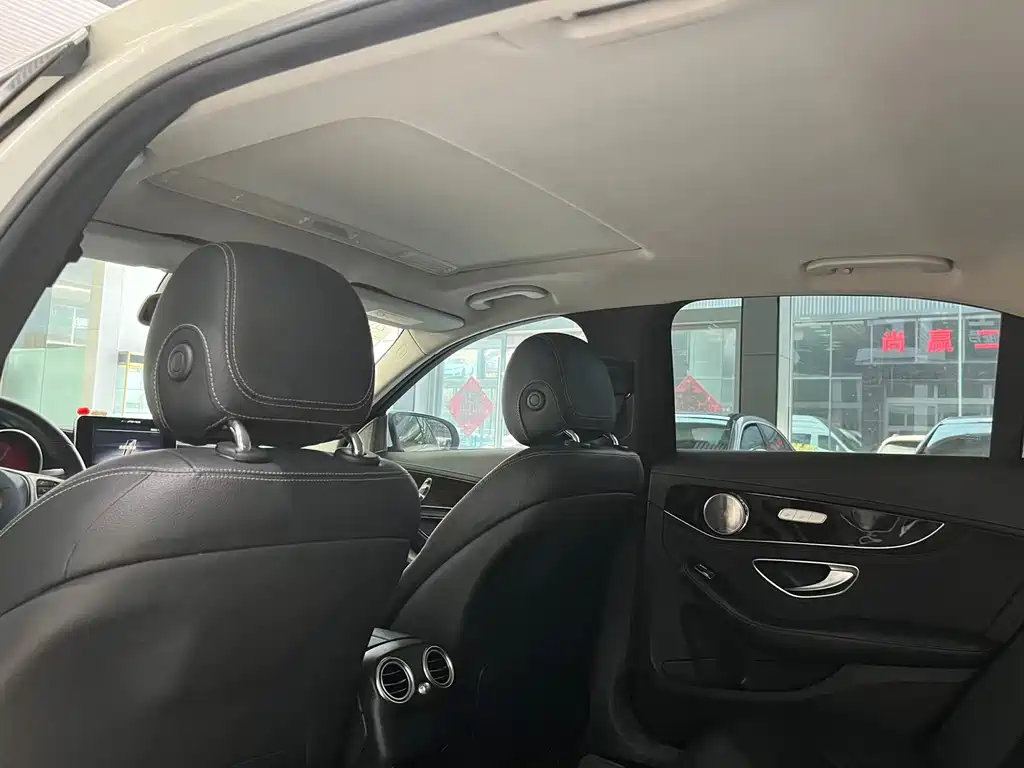 Mercedes-Benz C-Class — миниатюра 15