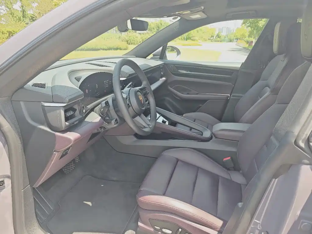 Porsche Macan EV — миниатюра 8