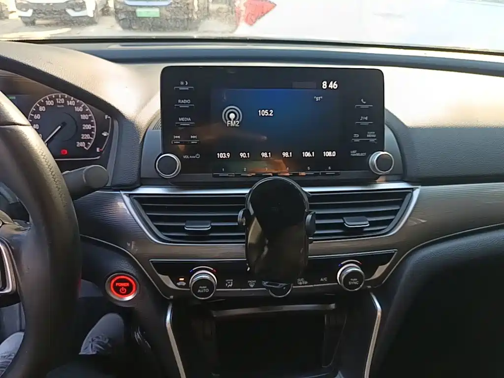 Honda Accord — миниатюра 13