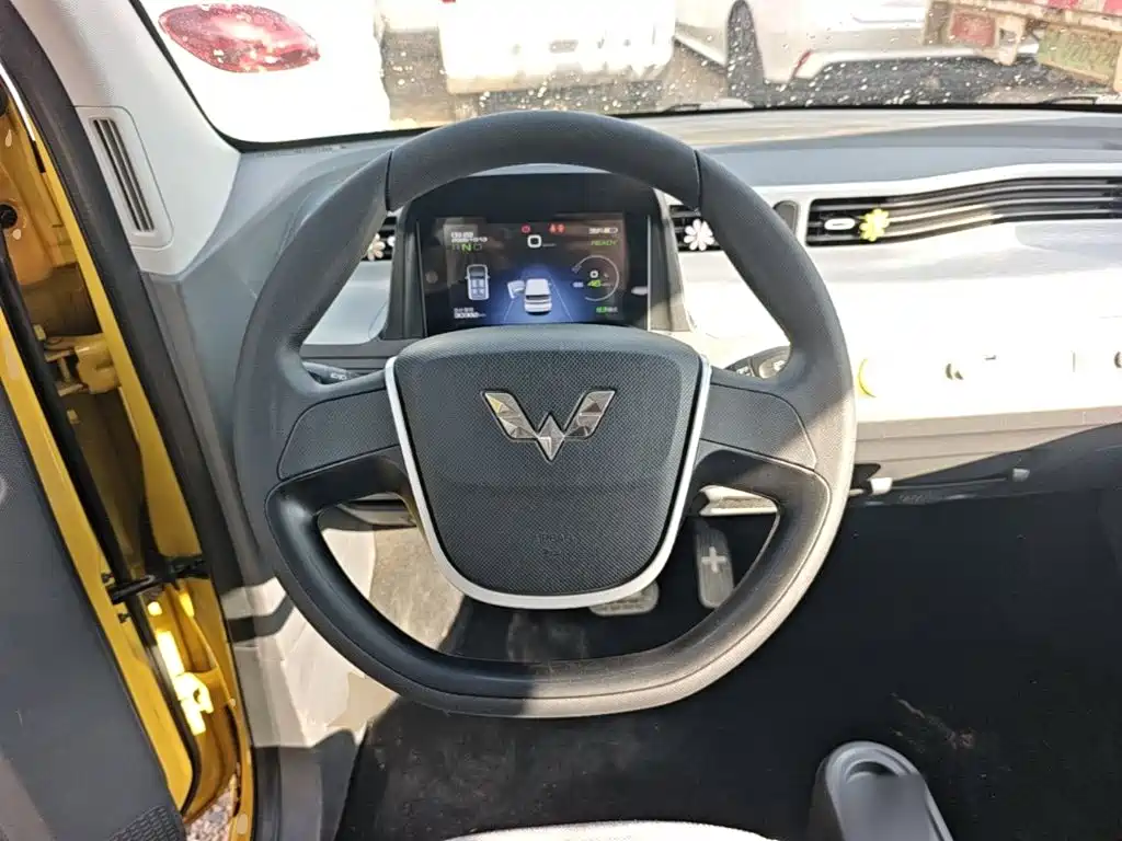 Wuling MINIEV — миниатюра 11