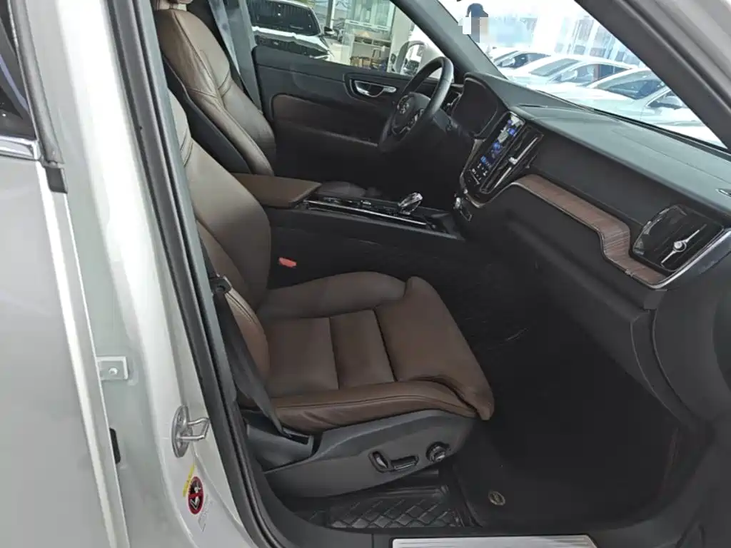 Volvo XC60 — миниатюра 25