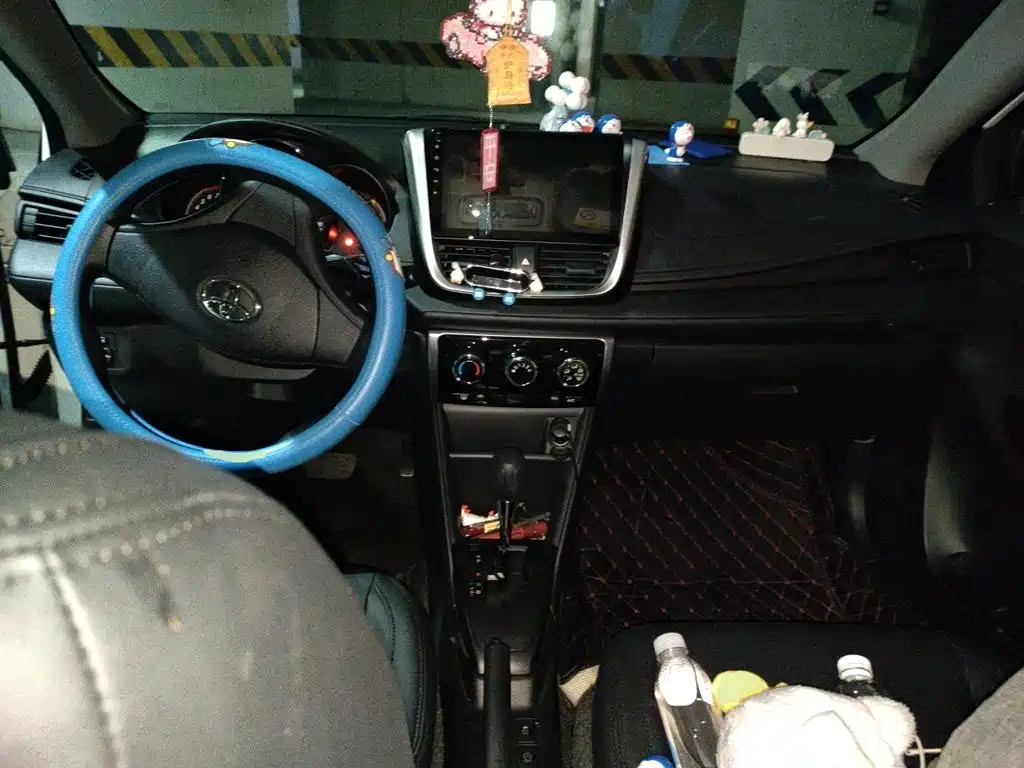 Toyota Yaris L — миниатюра 5