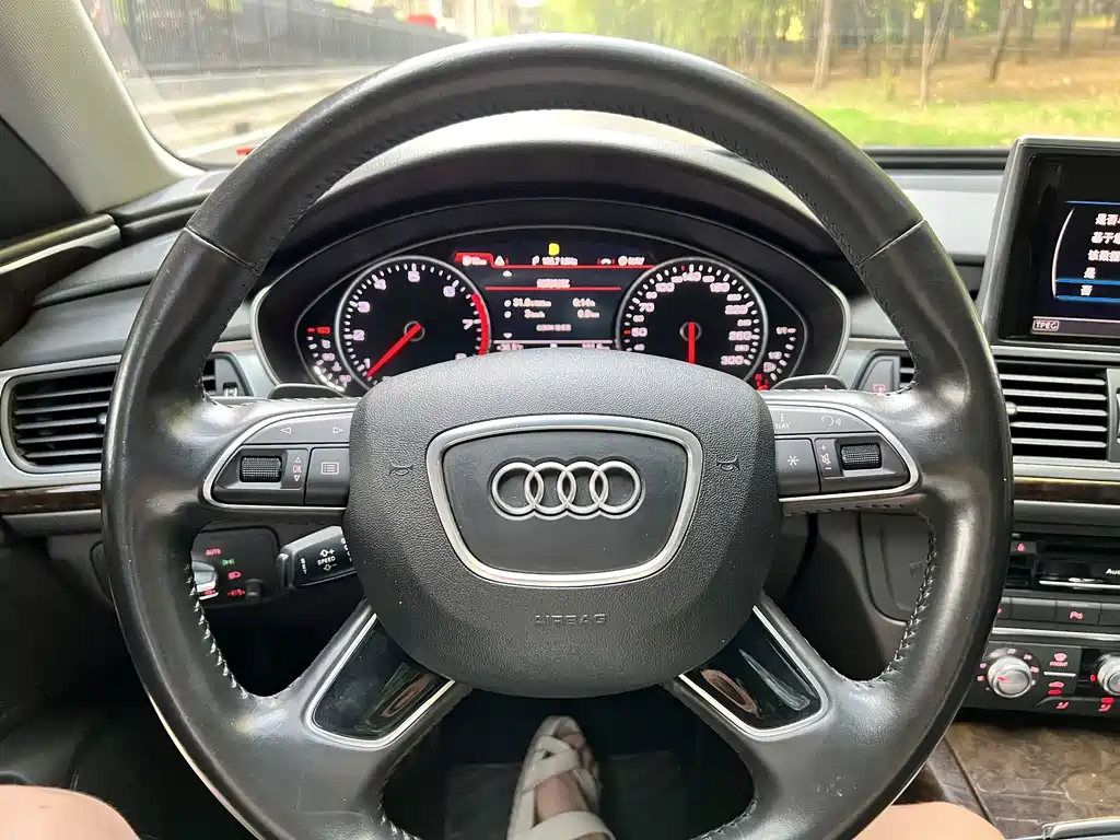 Audi A6L — миниатюра 10