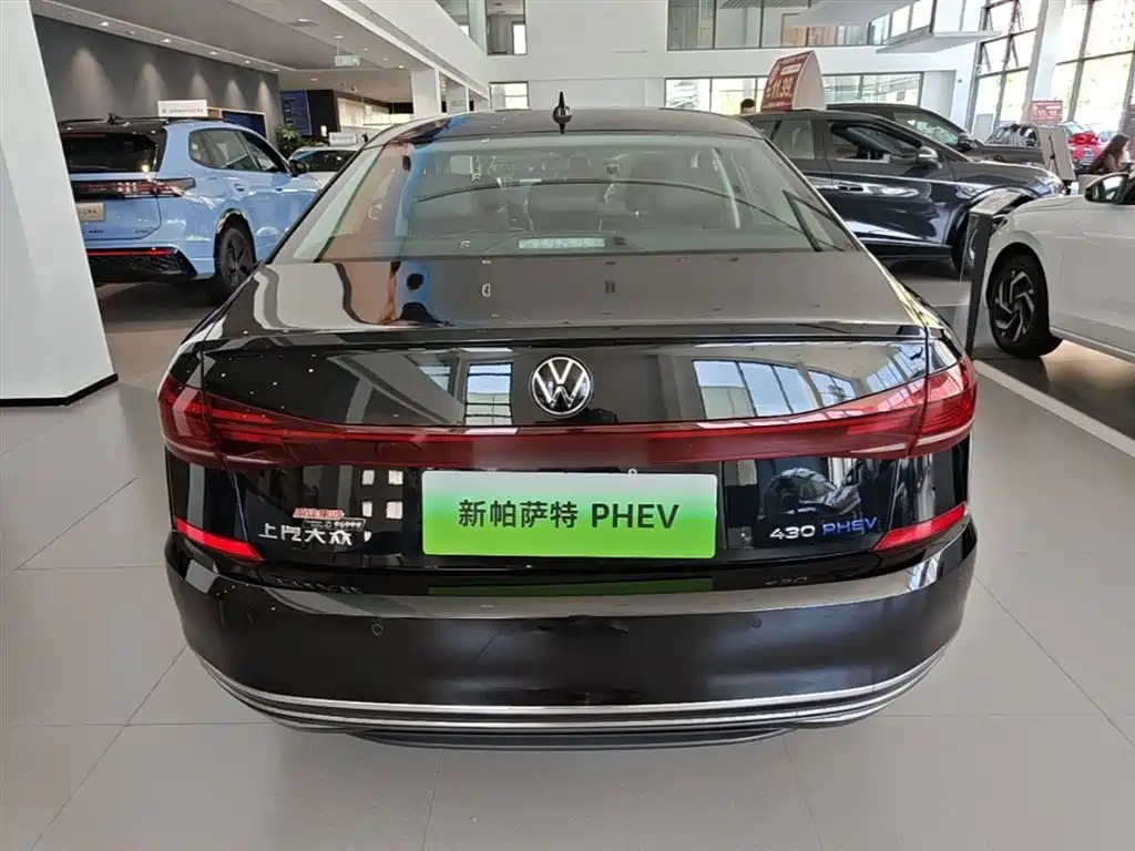 Volkswagen Passat 2025 430PHEV