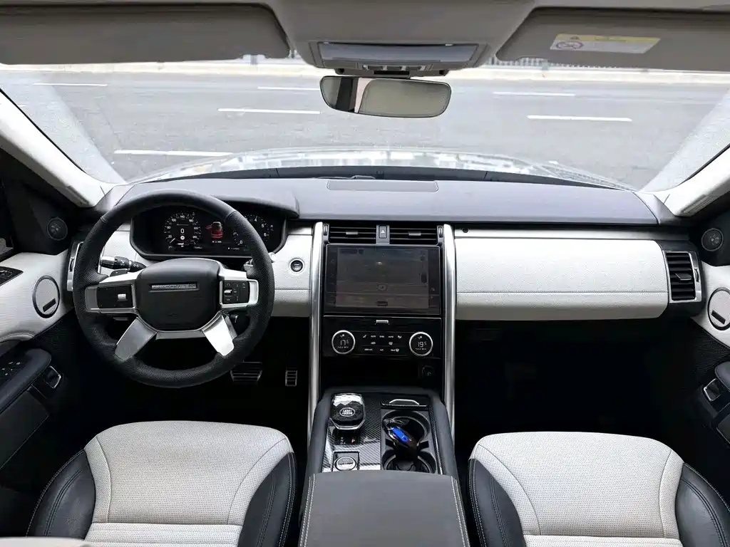 Land Rover Discovery — миниатюра 6