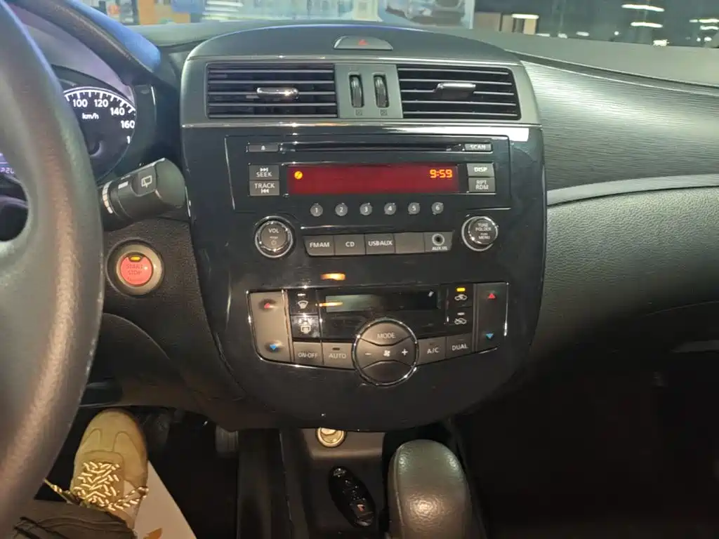Nissan Tiida — миниатюра 18