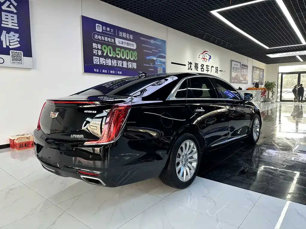 CADILLAC XTS