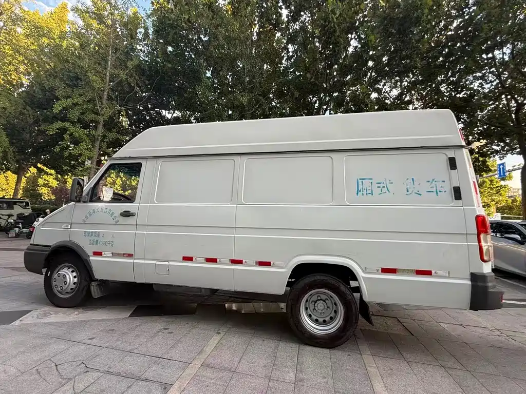 IVECO Daily — миниатюра 9