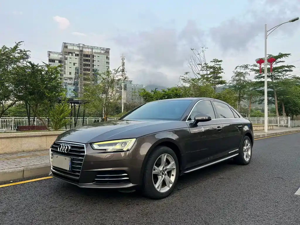 Audi A4L 2018