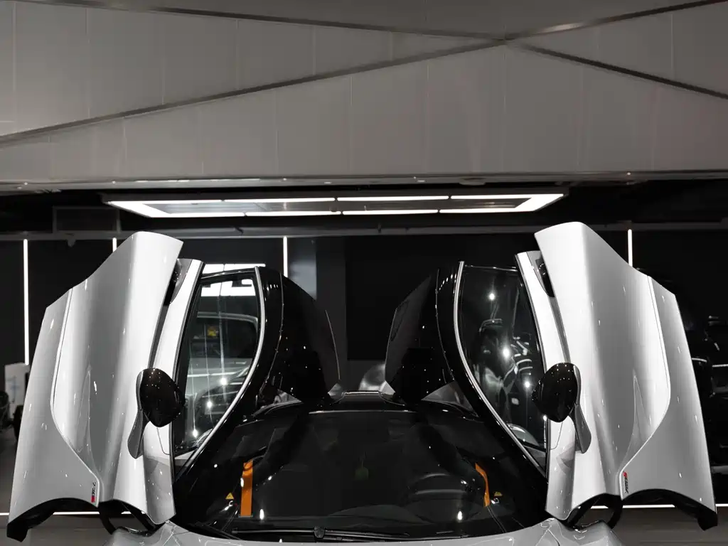 McLaren 720S — миниатюра 6