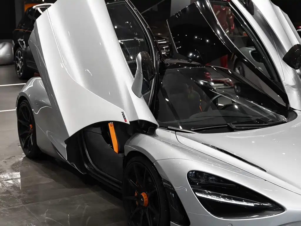 McLaren 720S — миниатюра 9
