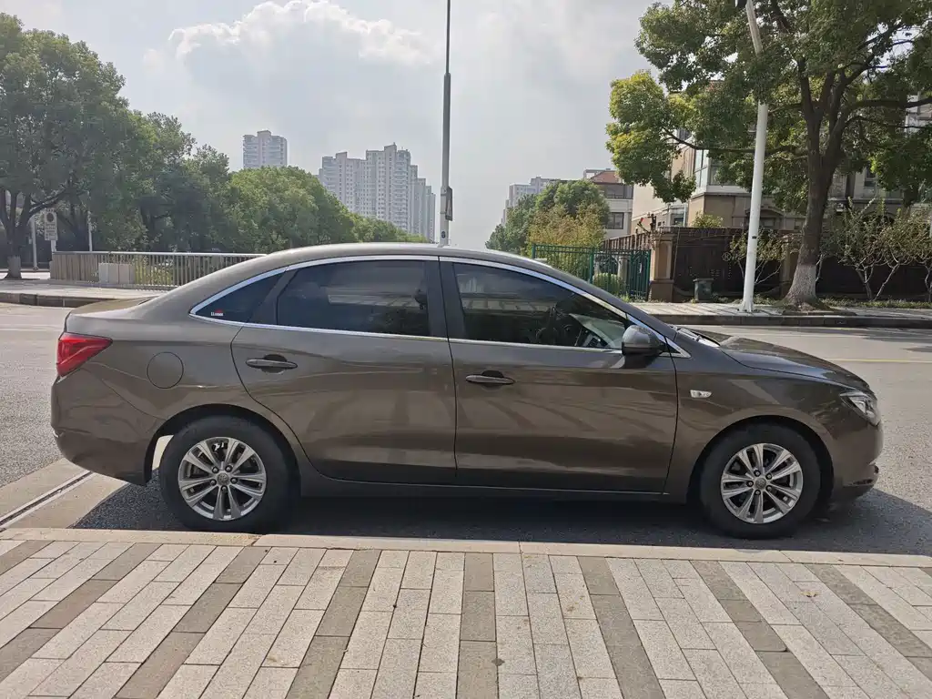 Buick Excelle — миниатюра 4