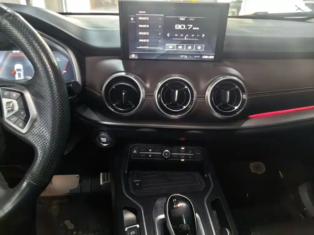 Wey Wey VV6 — миниатюра 10
