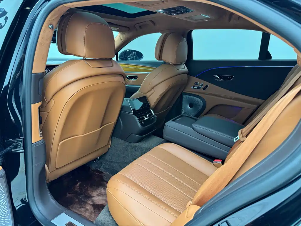 Bentley Flying Spur — миниатюра 27