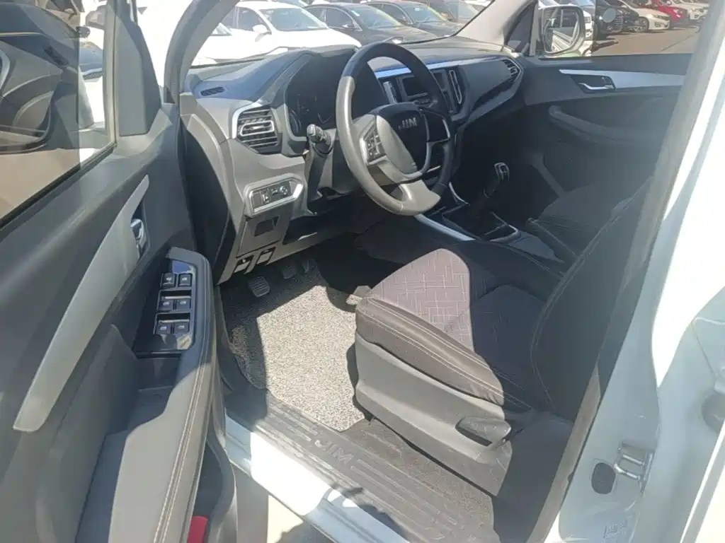 Isuzu RE-MAX Ruimai — миниатюра 16