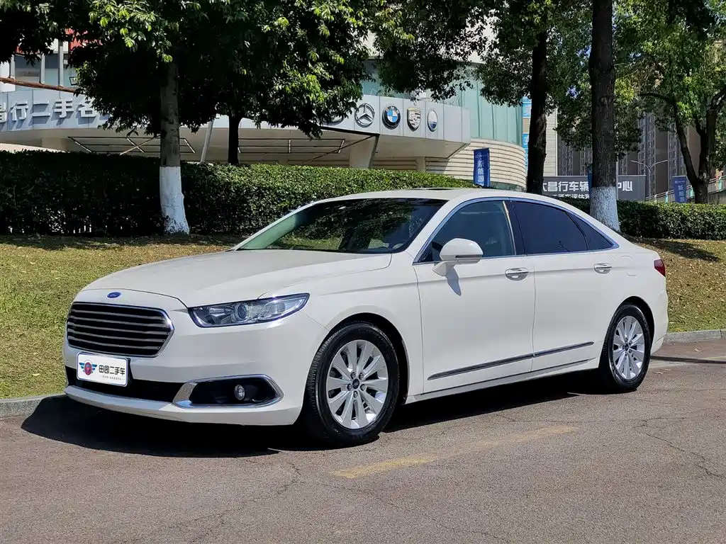 Ford Taurus 2017