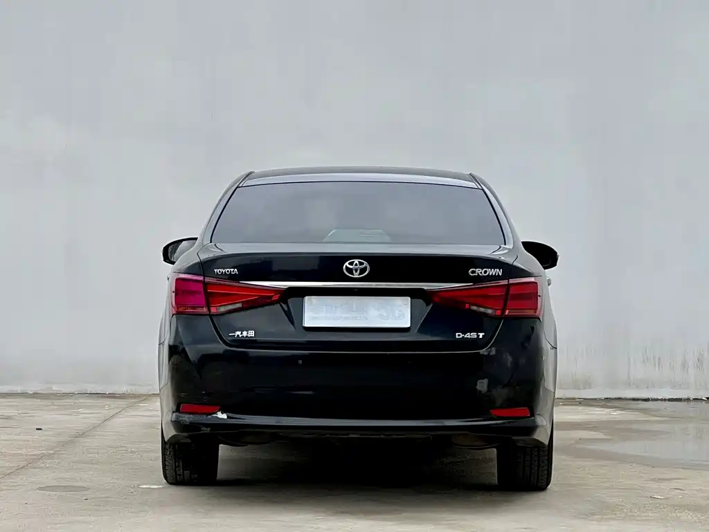 Toyota Crown — миниатюра 12