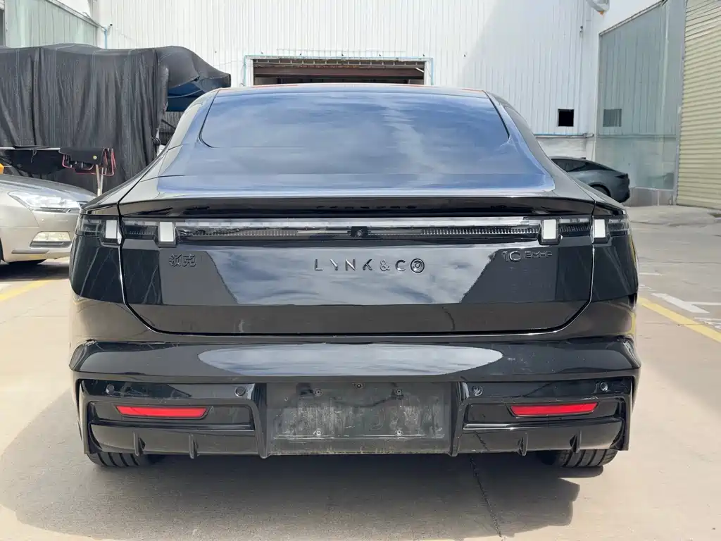 Lynk & Co 10 — миниатюра 7