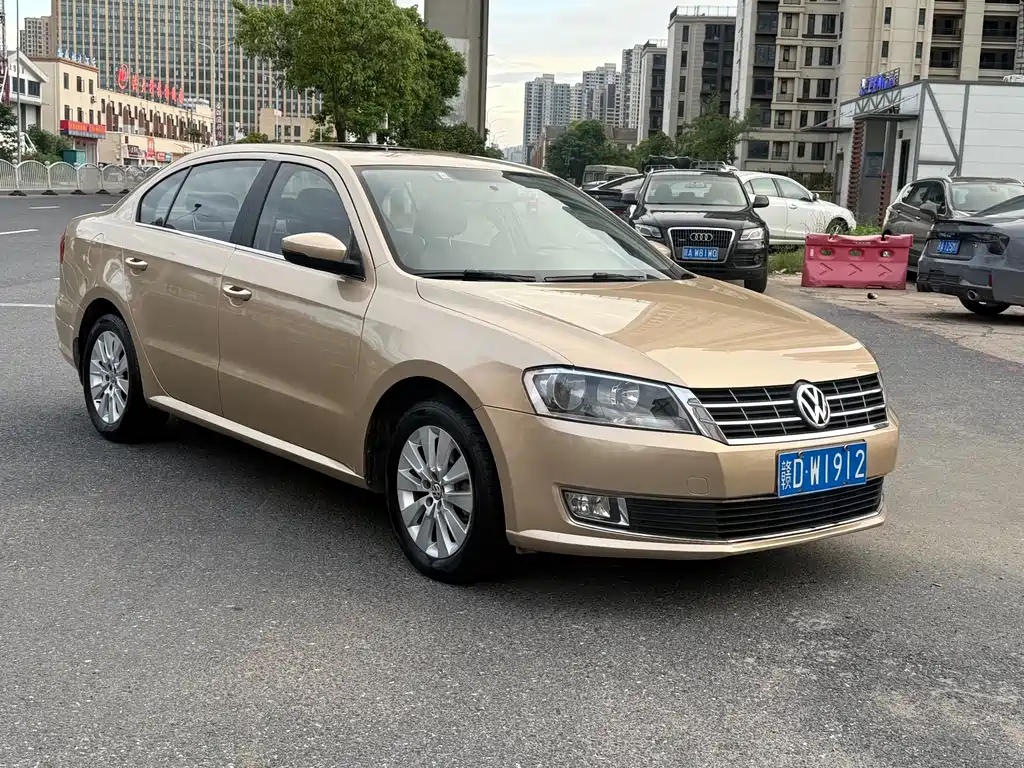 Volkswagen Lavida 2013
