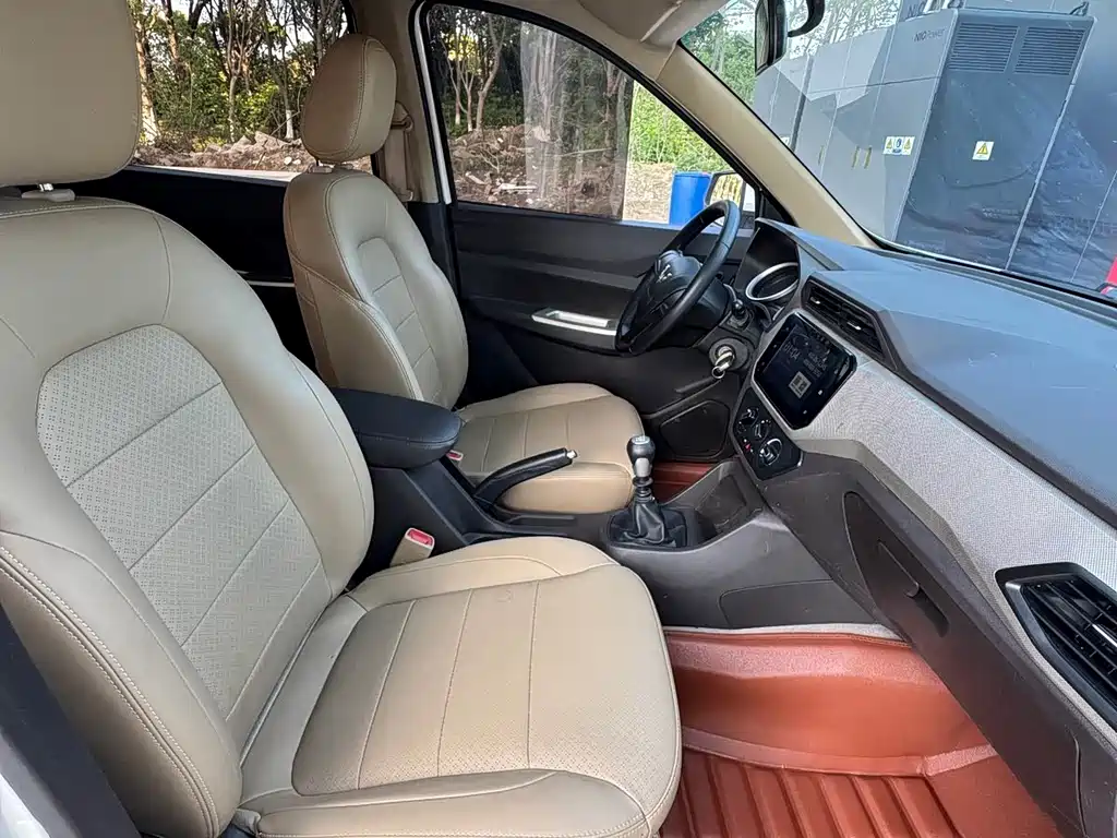 Wuling Hongguang — миниатюра 7