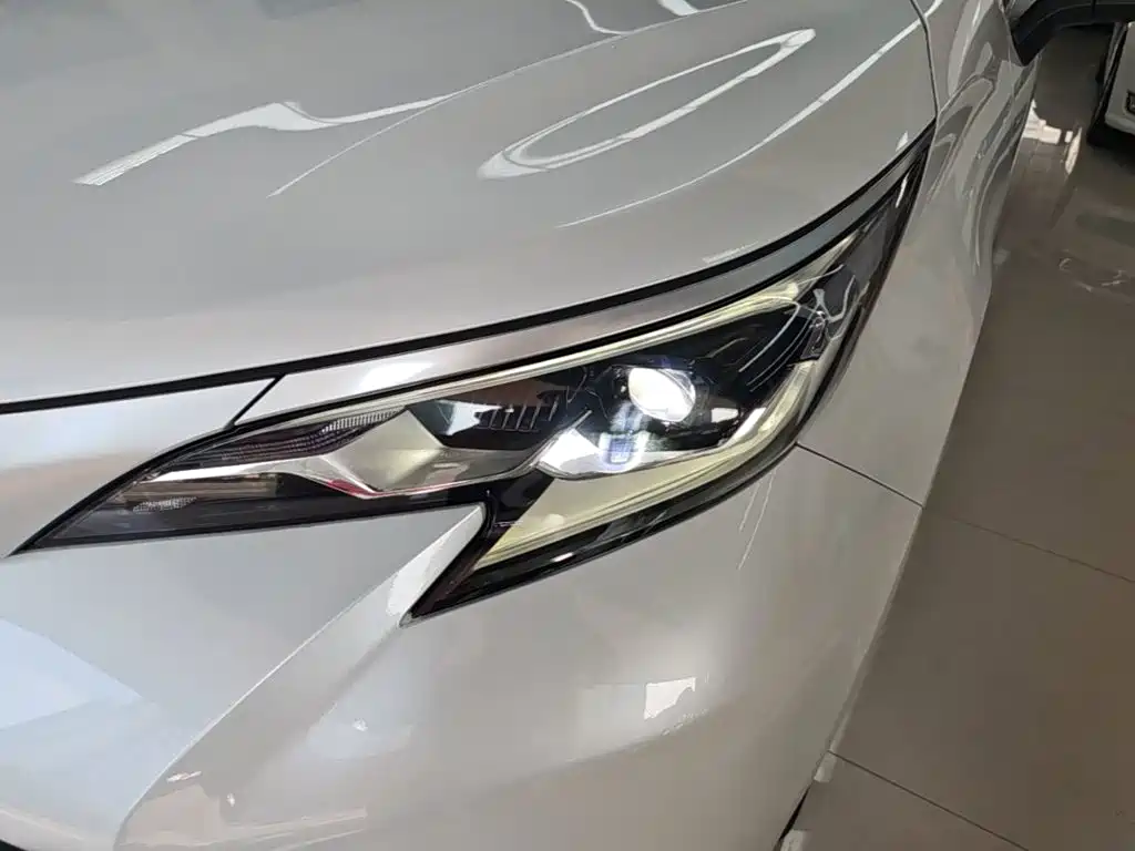 Toyota Sienna — миниатюра 24