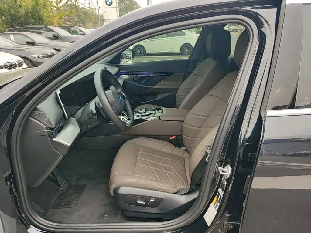 BMW i5 — миниатюра 15