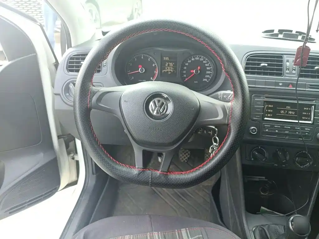 Volkswagen Polo — миниатюра 6