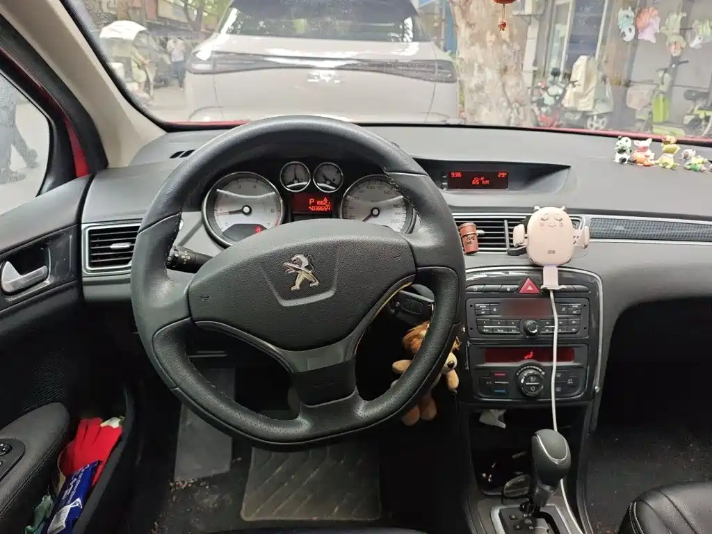 Peugeot 308 — миниатюра 11