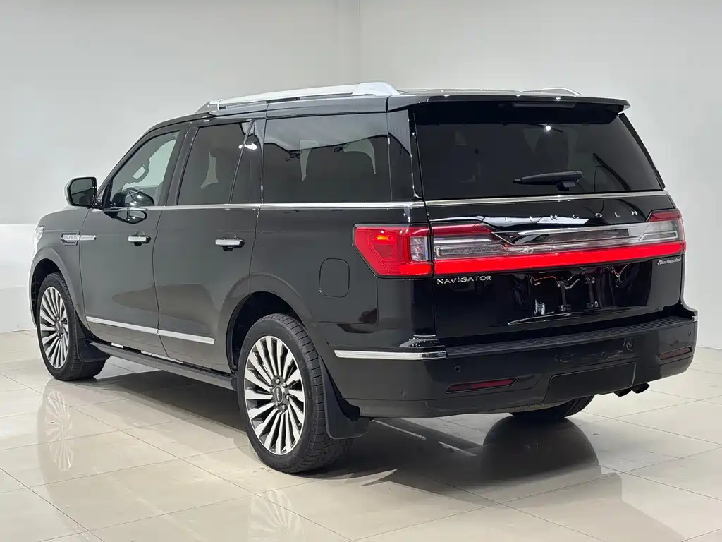 Lincoln Navigator — миниатюра 6