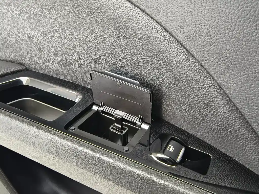 Ford Mondeo — миниатюра 18
