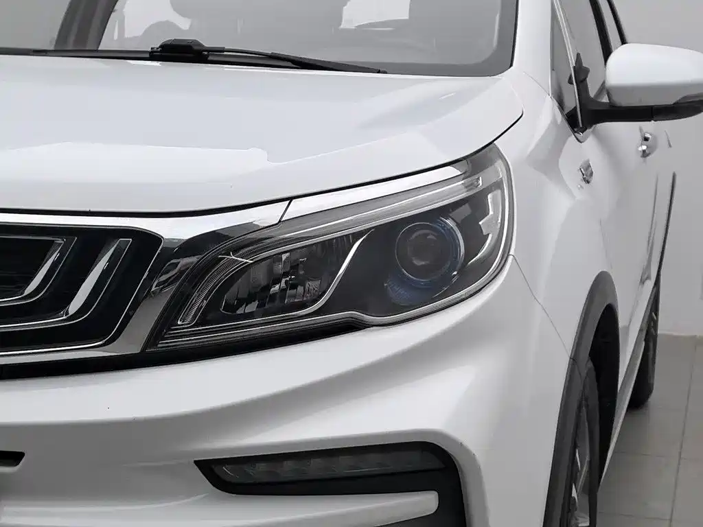 Geely Vision X3 — миниатюра 7