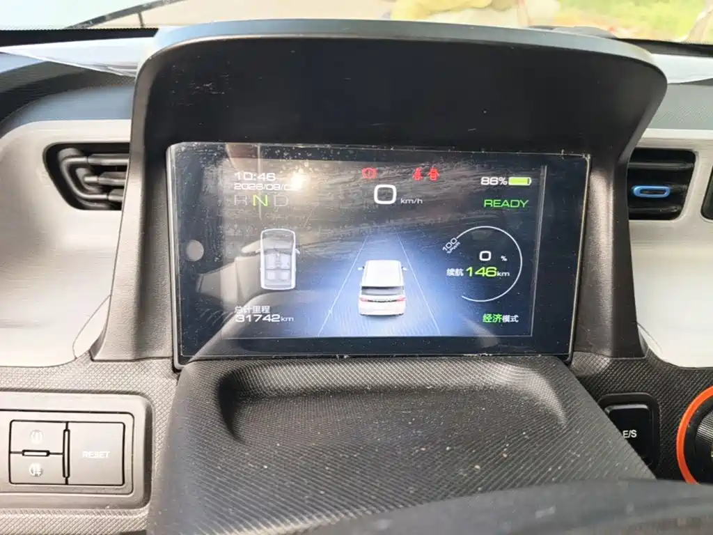 Wuling MINIEV — миниатюра 12